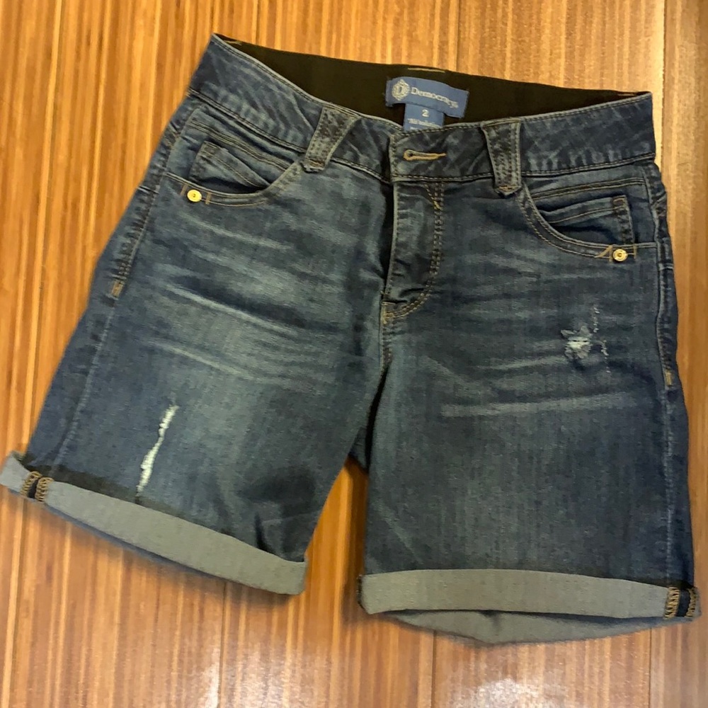 Democracy “Ab”solution shorts